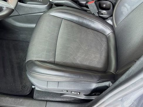 Used 2020 Chevrolet Trax LT w/ Driver Confidence Package image 20