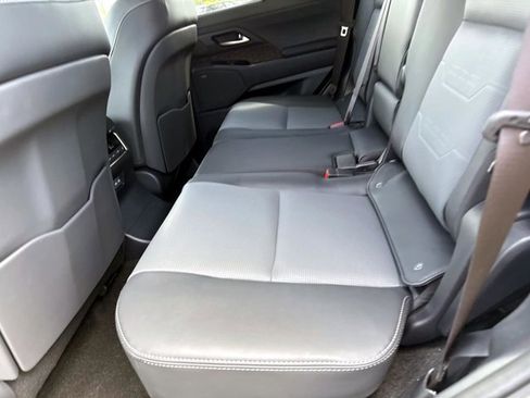 Used 2026 Lexus GX 550 w/ Cold Area Package image 14