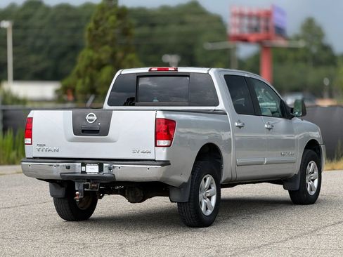 Used 2011 Nissan Titan SV w/ SV Premium Utility Pkg AWD/4WD image 9