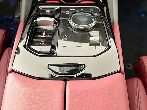 New 2026 BMW 530i xDrive w/ M Sport Package image 17