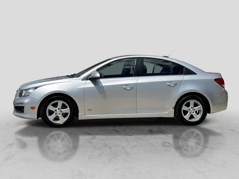 Used 2015 Chevrolet Cruze LT w/ Sun And Sound Package FWD image 3