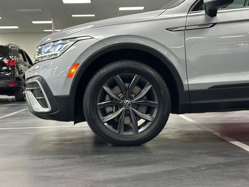 Used 2022 Volkswagen Tiguan SE image 13