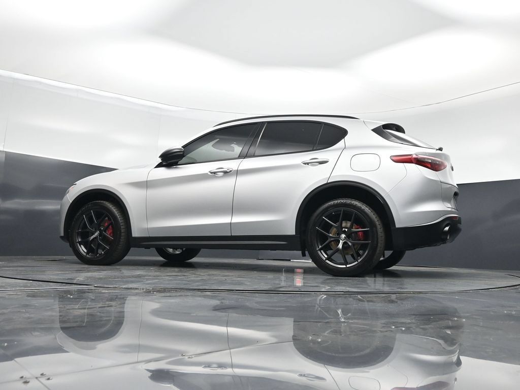 Used 2020 Alfa Romeo Stelvio w/ Nero Edizione RWD image 49