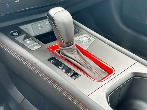 New 2025 Nissan Kicks SR image 11