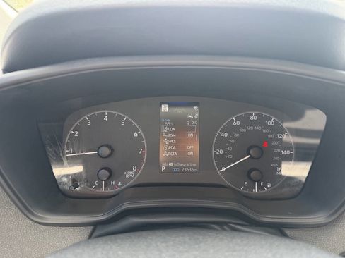 Used 2024 Toyota Corolla Cross LE FWD image 14