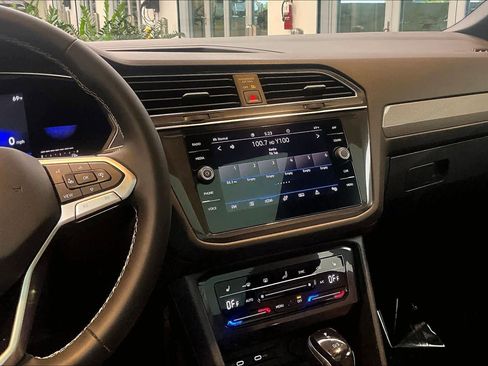 Used 2022 Volkswagen Tiguan SE image 7