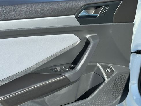 New 2026 Volkswagen Jetta SE image 9