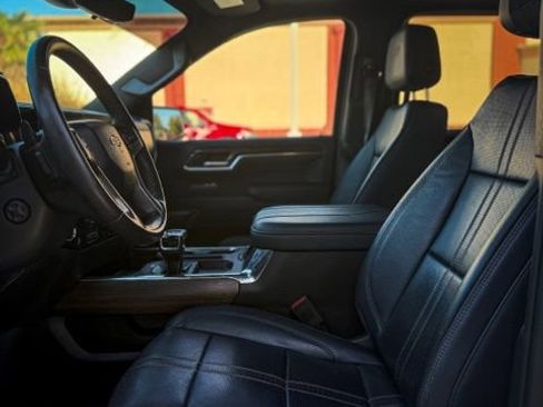 Used 2023 Chevrolet Silverado 1500 High Country w/ High Country Premium Package image 15