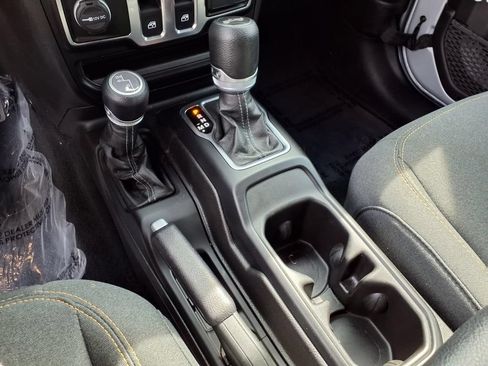 Used 2024 Jeep Wrangler Sport AWD/4WD image 16