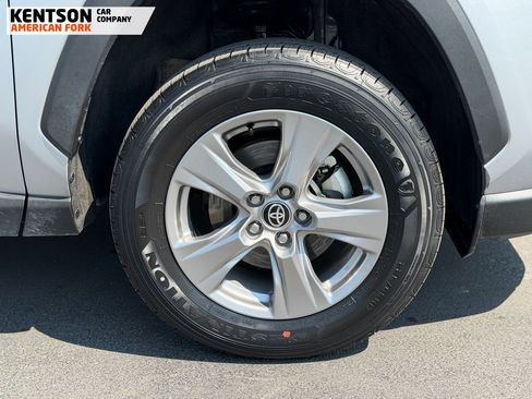 Used 2025 Toyota RAV4 XLE AWD/4WD image 12