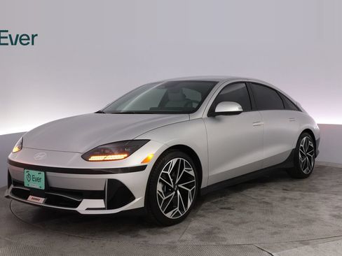 Used 2025 Hyundai Ioniq 6 SEL RWD image 2