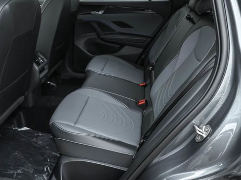 New 2025 Volkswagen Tiguan SE R-Line image 34