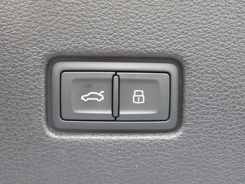 Used 2024 Audi RS Q8 image 18