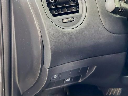 Used 2020 Nissan Pathfinder S image 11