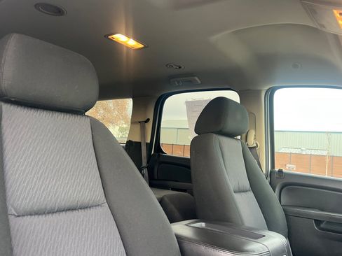 Used 2011 GMC Yukon SLE w/ Convenience Package image 15