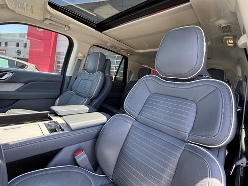 Used 2023 Lincoln Navigator L Black Label AWD/4WD image 19