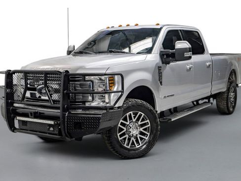 Used 2018 Ford F350 Lariat w/ Lariat Ultimate Package AWD/4WD image 4