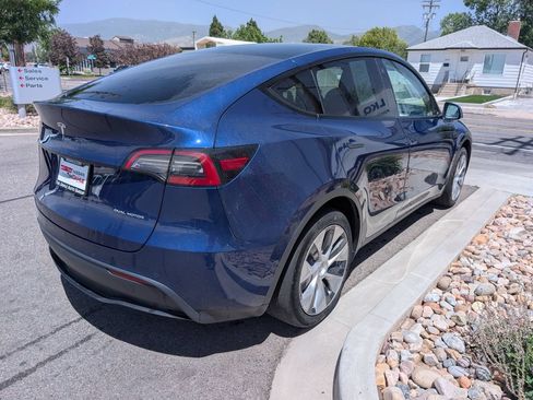 Used 2022 Tesla Model Y Long Range AWD/4WD image 5