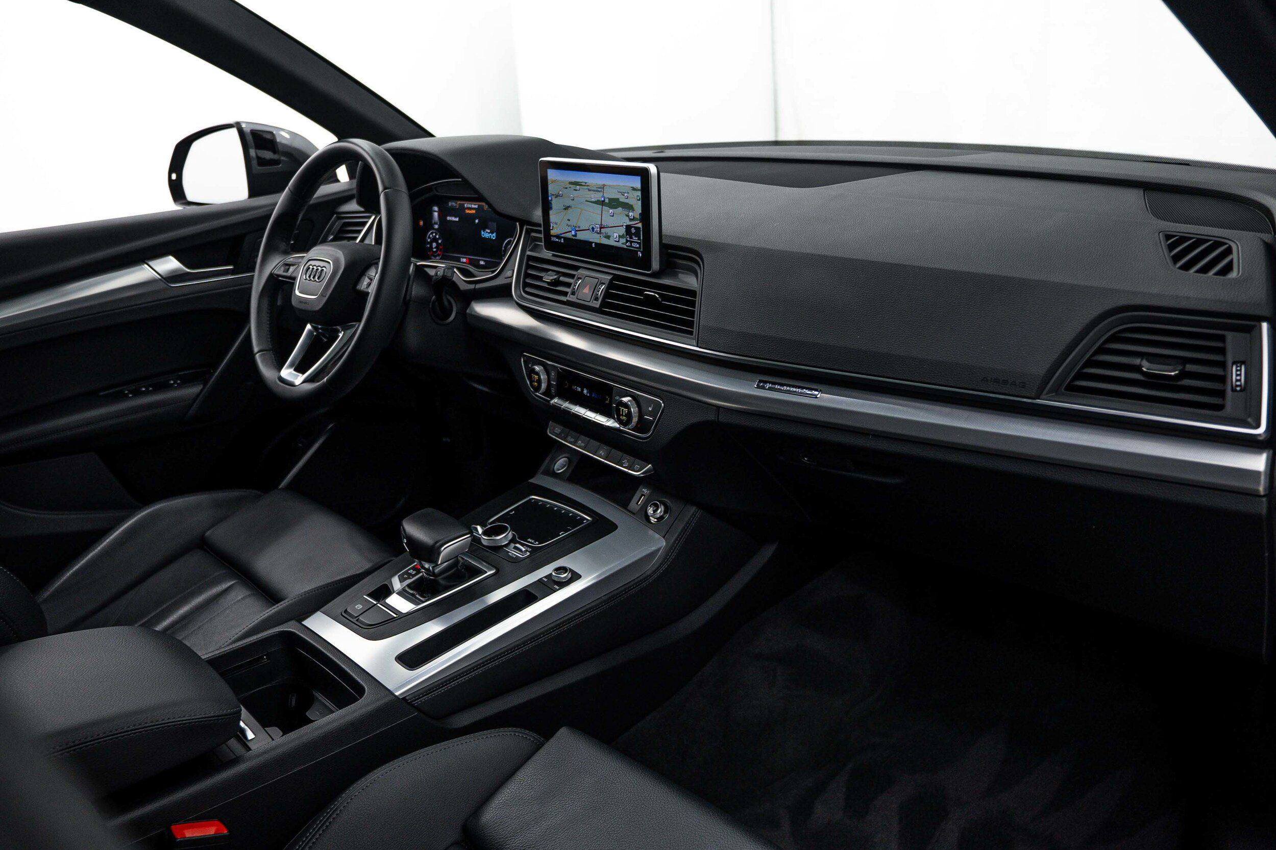 Used 2020 Audi Q5 2.0T Titanium Premium Plus w/ Premium Plus Package AWD/4WD image 8