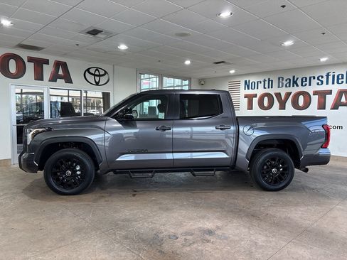 Used 2024 Toyota Tundra Limited AWD/4WD image 7