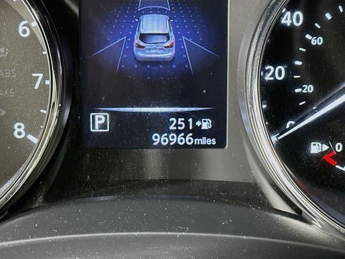 Used 2018 Nissan Rogue Sport SV image 18