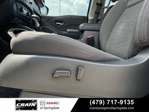 Used 2023 Nissan Frontier SV w/ SV Convenience Package RWD image 9