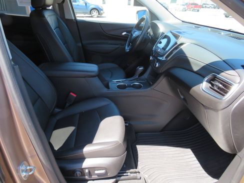 Used 2019 Chevrolet Equinox Premier AWD/4WD image 14