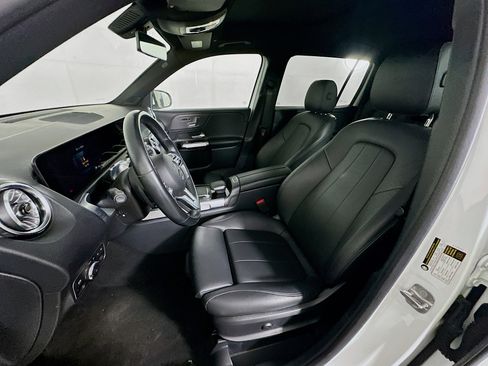 Used 2023 Mercedes-Benz GLB 250 image 13