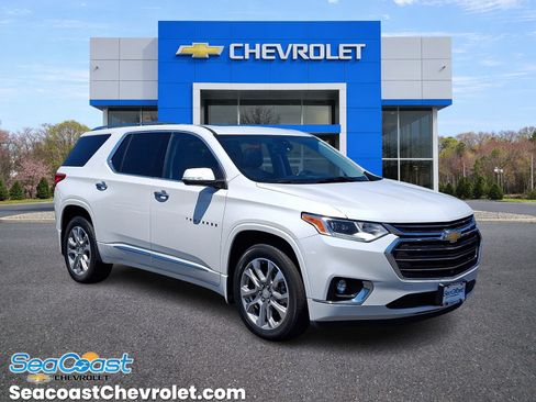 Used 2021 Chevrolet Traverse Premier AWD/4WD image 1