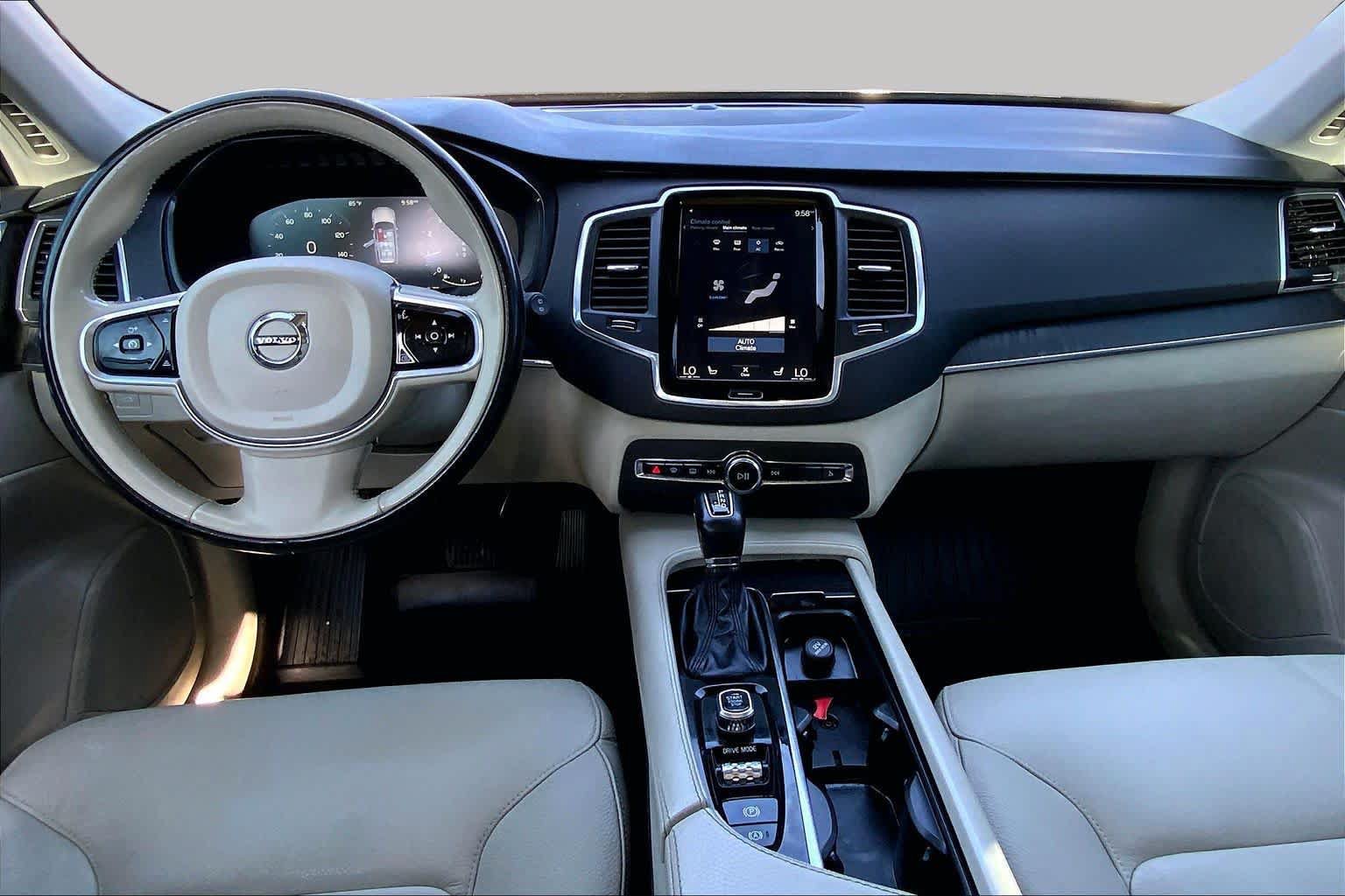 Used 2020 Volvo XC90 T5 Momentum w/ Protection Package Premier FWD image 17
