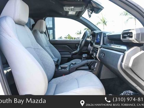 Used 2025 Toyota Tacoma SR5 AWD/4WD image 16