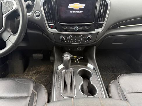 Used 2020 Chevrolet Traverse LT w/ LT Premium Package image 11