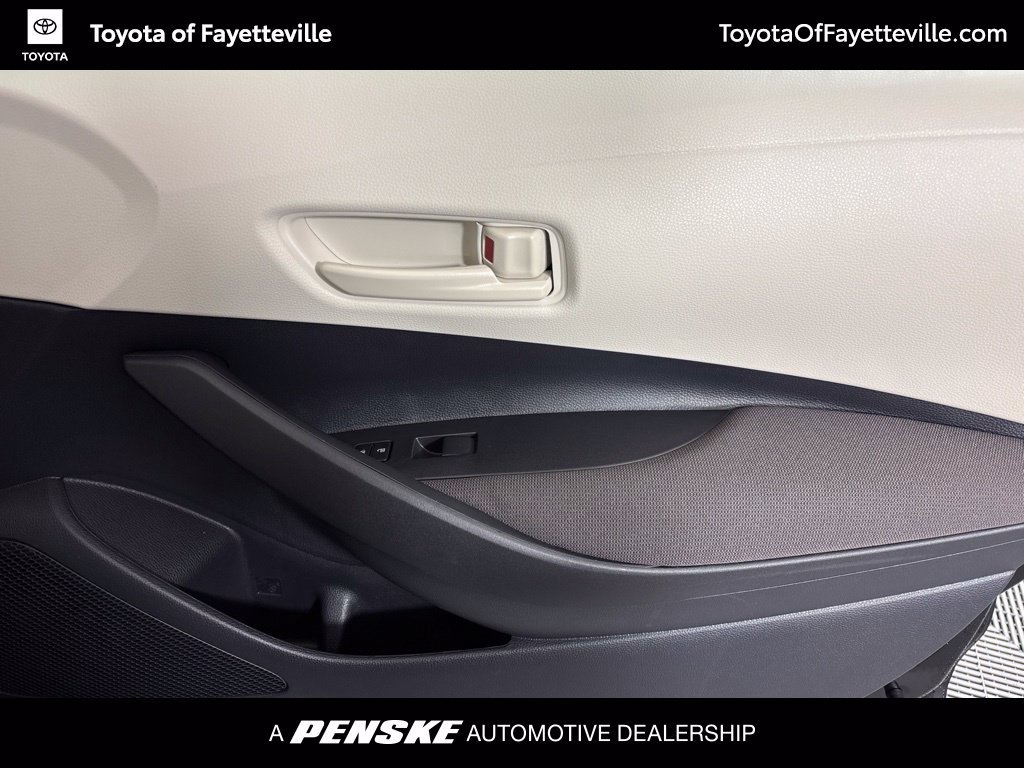 Used 2027 Toyota Corolla LE w/ LE Premium Package FWD image 9