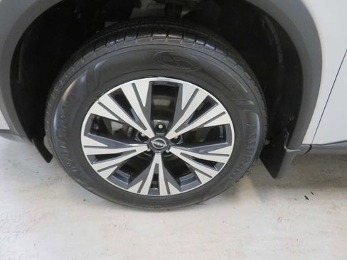 Certified 2022 Nissan Rogue SV image 11