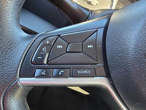 Used 2021 Nissan Kicks S image 19