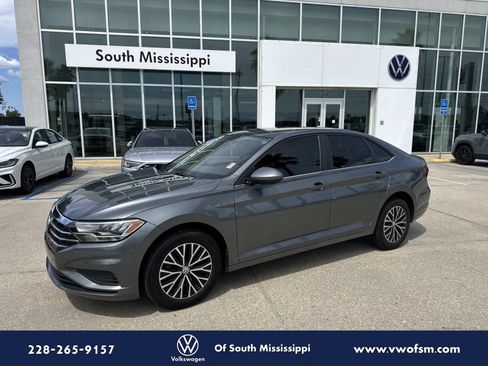 Used 2020 Volkswagen Jetta SE w/ SE Cold Weather Package FWD image 1
