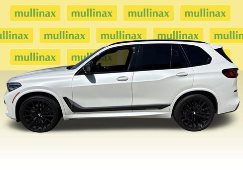 Used 2022 BMW X5 M50i image 11