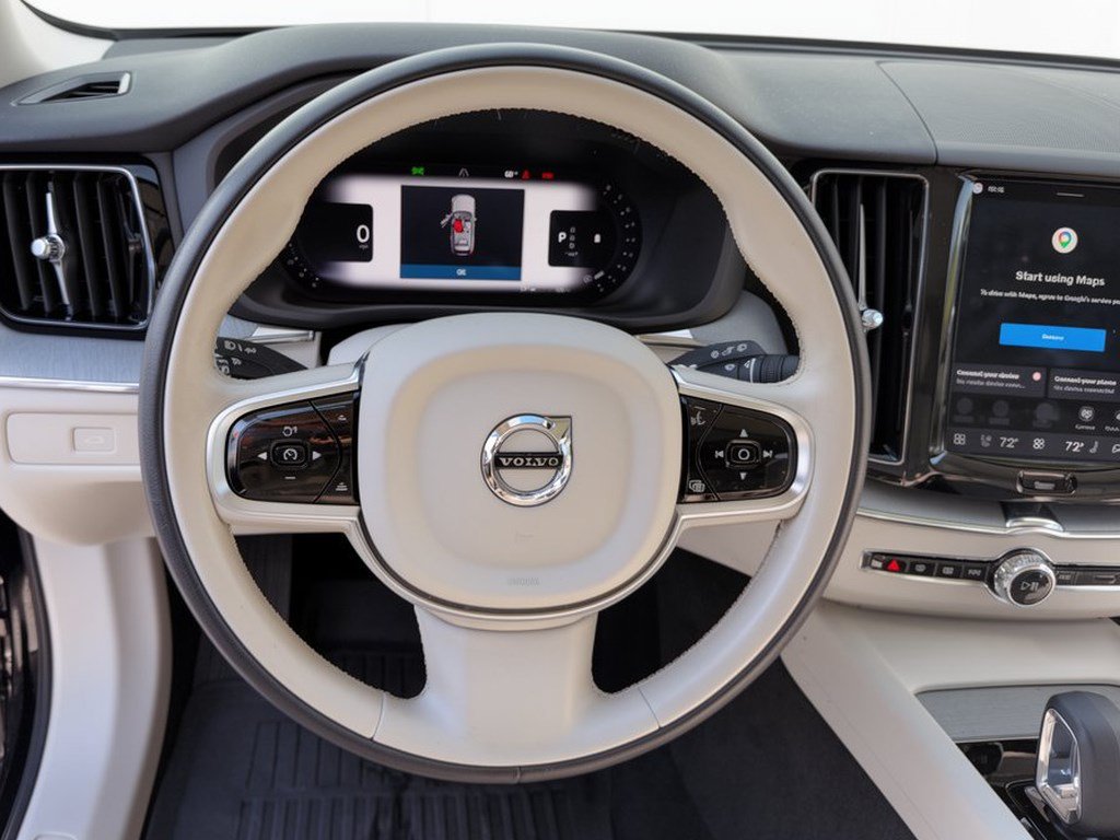 Used 2024 Volvo XC60 B5 Plus w/ Protection Package Premier AWD/4WD image 10