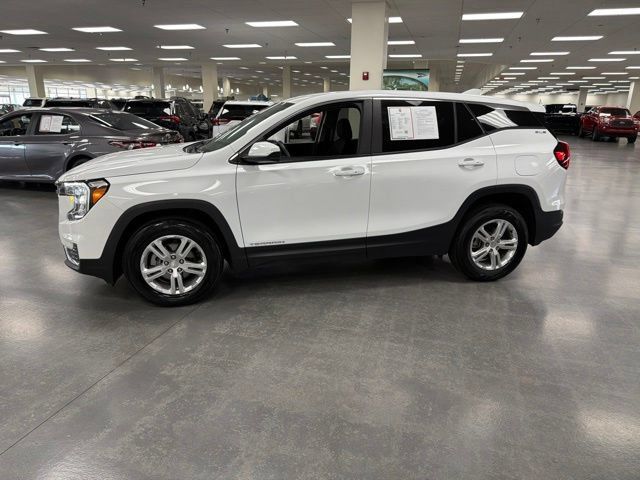Used 2024 GMC Terrain SLE AWD/4WD image 4