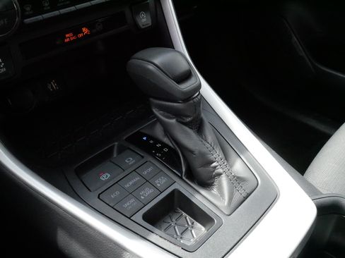 Certified 2025 Toyota RAV4 XLE AWD/4WD image 24