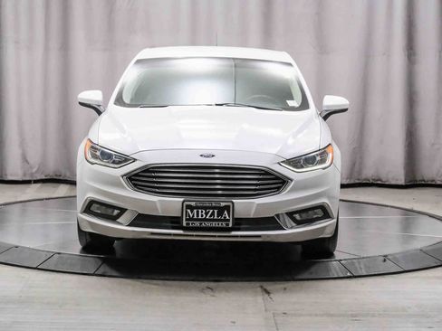 Used 2018 Ford Fusion SE w/ Equipment Group 201A image 6