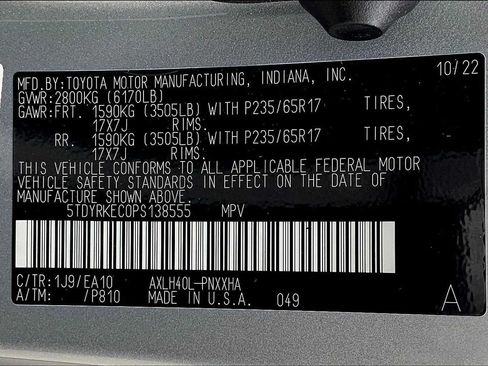 Used 2023 Toyota Sienna XLE FWD image 32