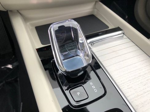 New 2026 Volvo XC60 B5 Ultra w/ Protection Package Premier AWD/4WD image 24
