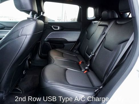 Used 2023 Jeep Compass Latitude image 7