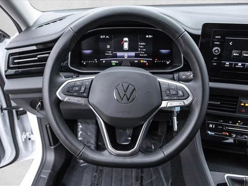 Used 2025 Volkswagen Jetta S image 12