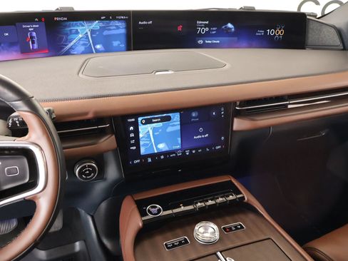 Used 2025 Lincoln Navigator L Reserve AWD/4WD image 5
