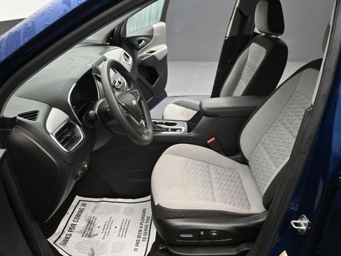 Used 2022 Chevrolet Equinox LS w/ LS Convenience Package AWD/4WD image 13