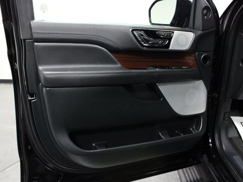 Used 2024 Lincoln Navigator L Reserve AWD/4WD image 11