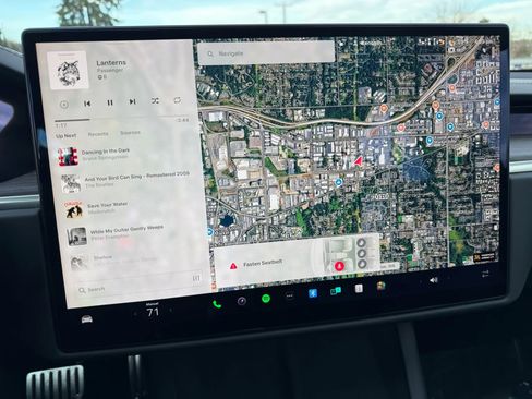 Used 2022 Tesla Model S image 34