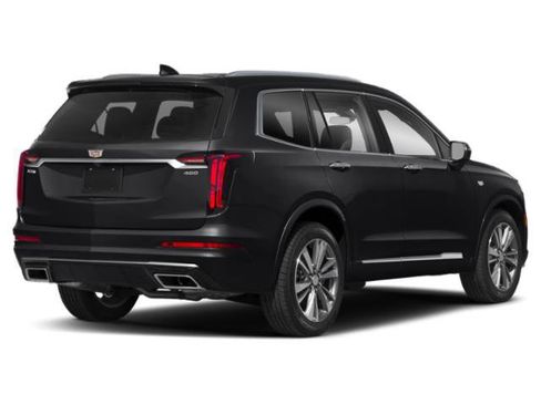 Used 2022 Cadillac XT6 Luxury FWD image 2